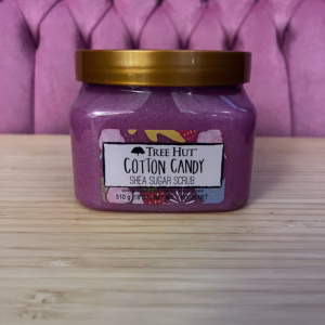 Tree Hut Body Scrub Cotton Candy – vegansk shea sugar scrub med jordgubbsextrakt och vitamin C för mjuk och len hud